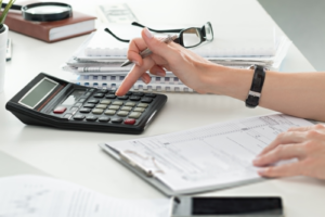 How a Small Business Tax Accountant Can Help Maximize Your Tax Savings